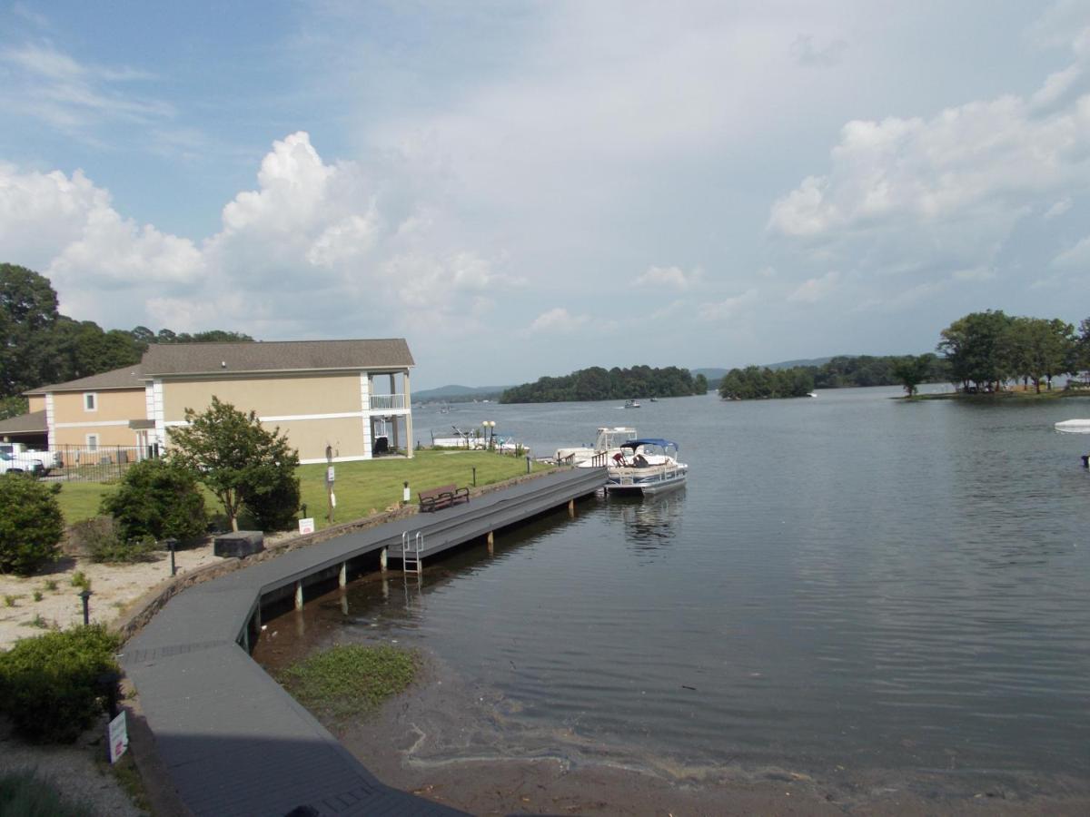 Baymont On The Lake By Wyndham Hot Springs Exteriér fotografie